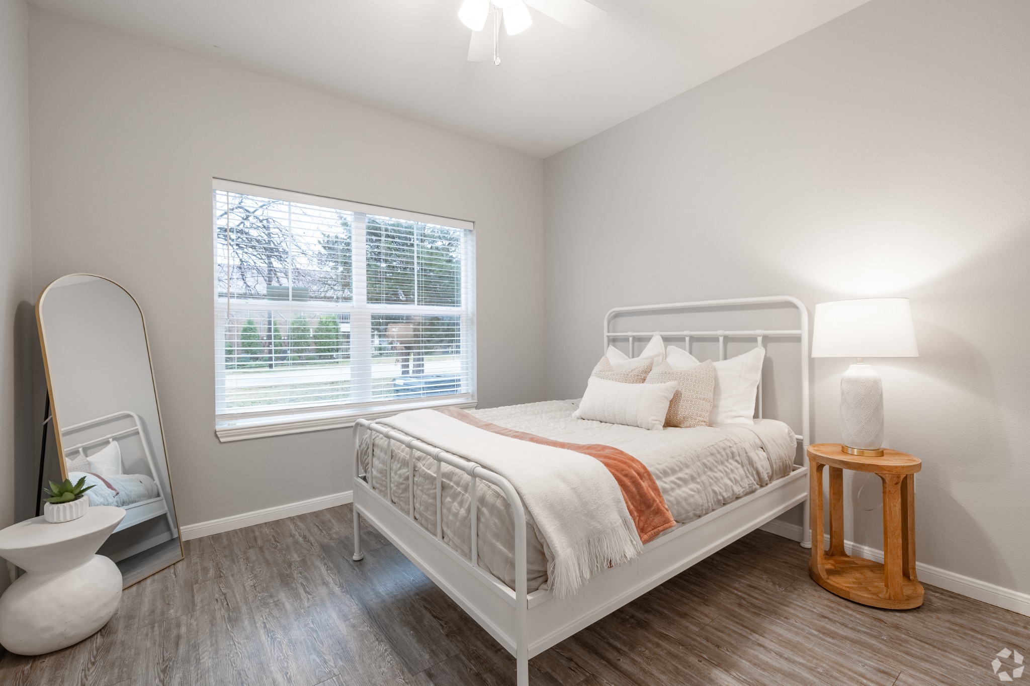 Bright second bedroom